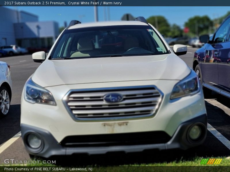 Crystal White Pearl / Warm Ivory 2017 Subaru Outback 2.5i Premium