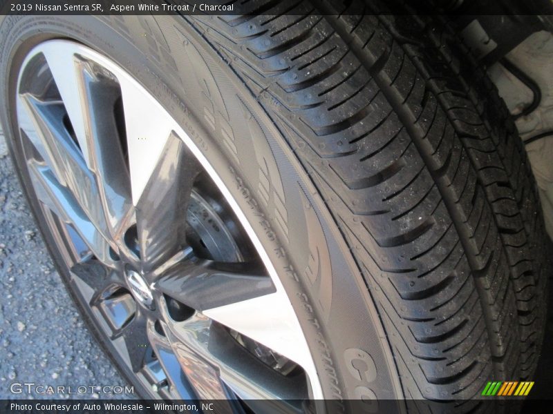Aspen White Tricoat / Charcoal 2019 Nissan Sentra SR