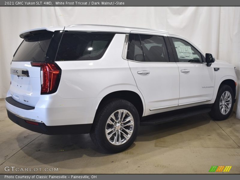 White Frost Tricoat / Dark Walnut/­Slate 2021 GMC Yukon SLT 4WD
