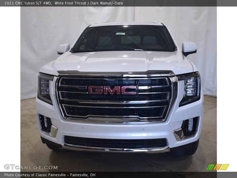 White Frost Tricoat / Dark Walnut/­Slate 2021 GMC Yukon SLT 4WD