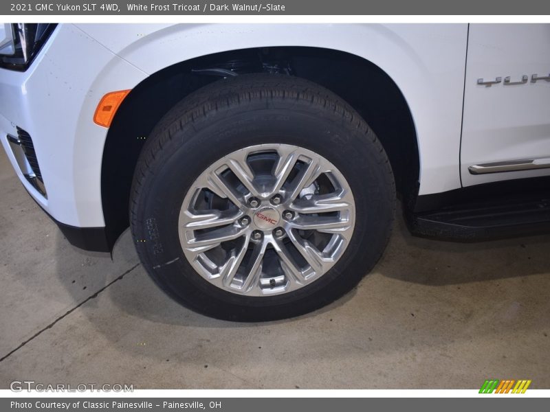 White Frost Tricoat / Dark Walnut/­Slate 2021 GMC Yukon SLT 4WD