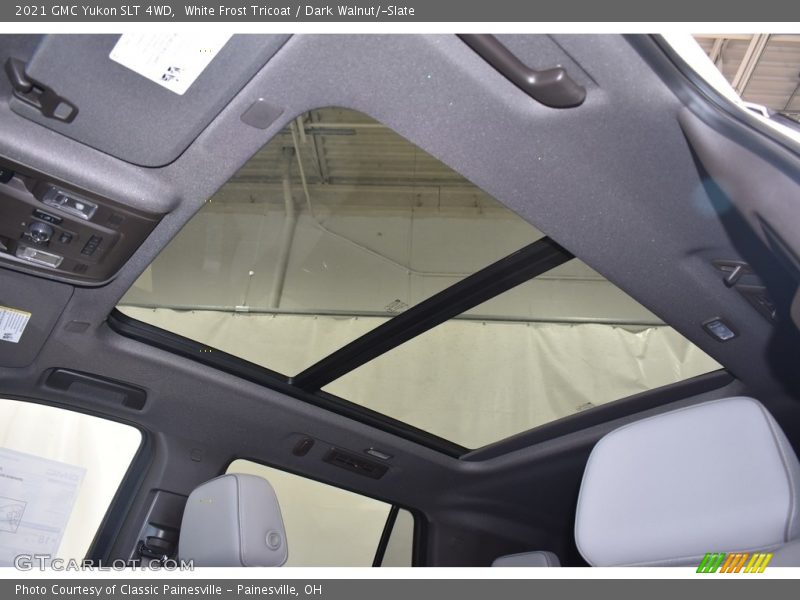White Frost Tricoat / Dark Walnut/­Slate 2021 GMC Yukon SLT 4WD