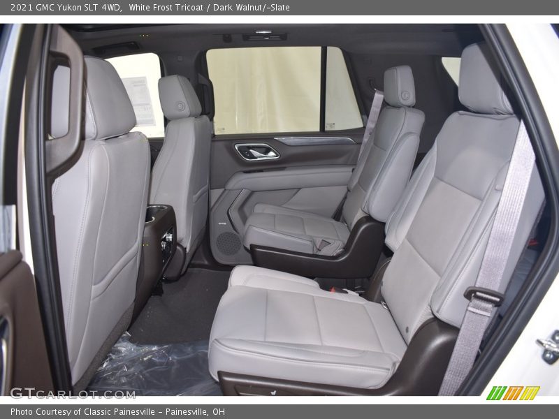 White Frost Tricoat / Dark Walnut/­Slate 2021 GMC Yukon SLT 4WD