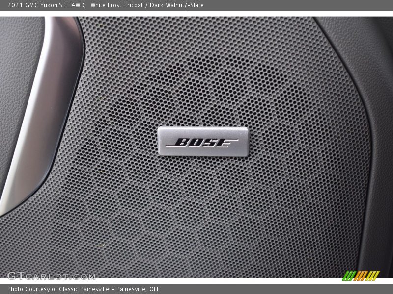 White Frost Tricoat / Dark Walnut/­Slate 2021 GMC Yukon SLT 4WD