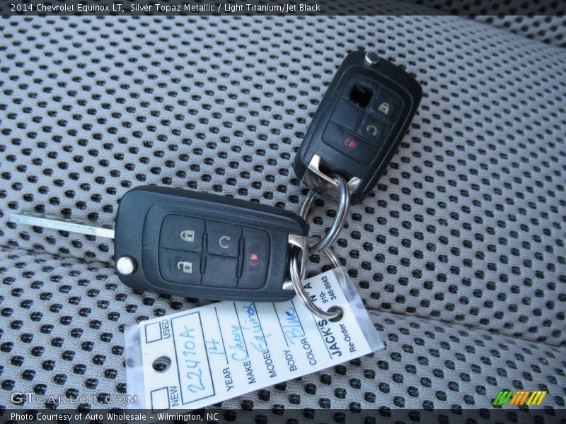 Silver Topaz Metallic / Light Titanium/Jet Black 2014 Chevrolet Equinox LT