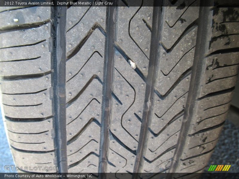 Zephyr Blue Metallic / Light Gray 2012 Toyota Avalon Limited