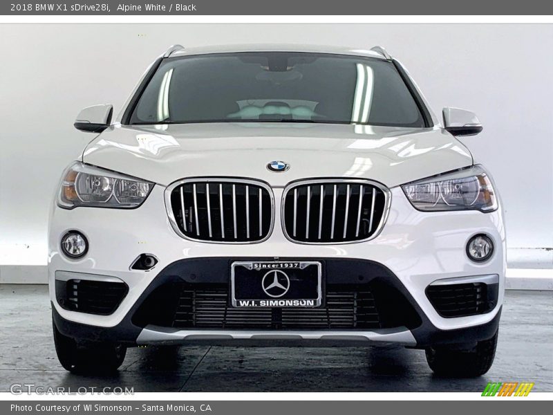 Alpine White / Black 2018 BMW X1 sDrive28i