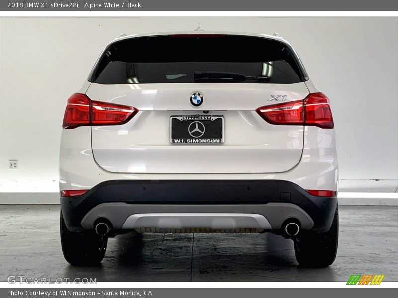 Alpine White / Black 2018 BMW X1 sDrive28i