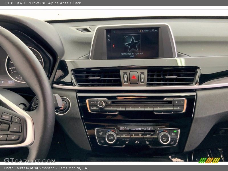 Alpine White / Black 2018 BMW X1 sDrive28i