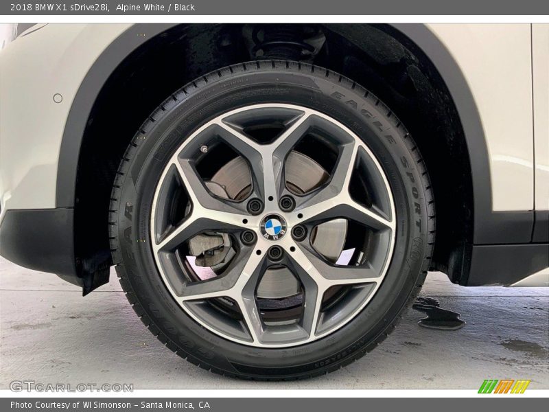 Alpine White / Black 2018 BMW X1 sDrive28i