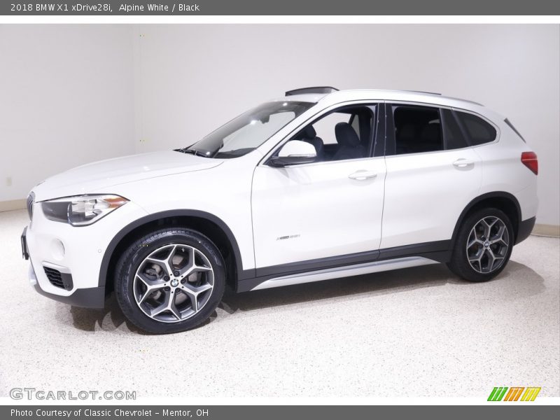Alpine White / Black 2018 BMW X1 xDrive28i