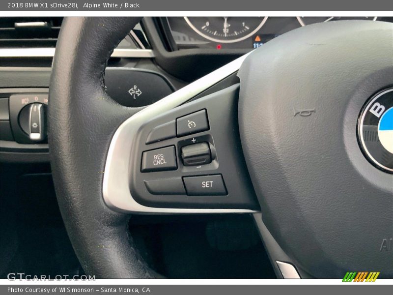 Alpine White / Black 2018 BMW X1 sDrive28i