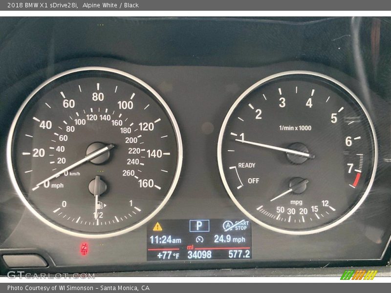 Alpine White / Black 2018 BMW X1 sDrive28i