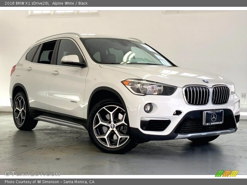 Alpine White / Black 2018 BMW X1 sDrive28i