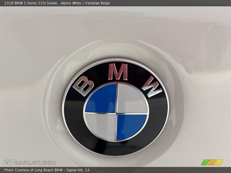 Alpine White / Venetian Beige 2018 BMW 3 Series 320i Sedan