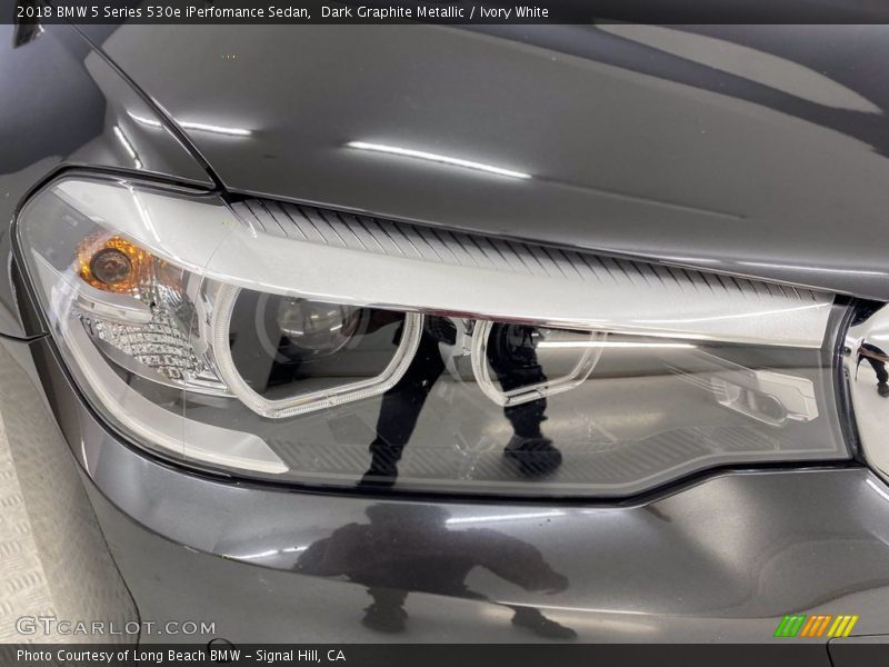 Dark Graphite Metallic / Ivory White 2018 BMW 5 Series 530e iPerfomance Sedan