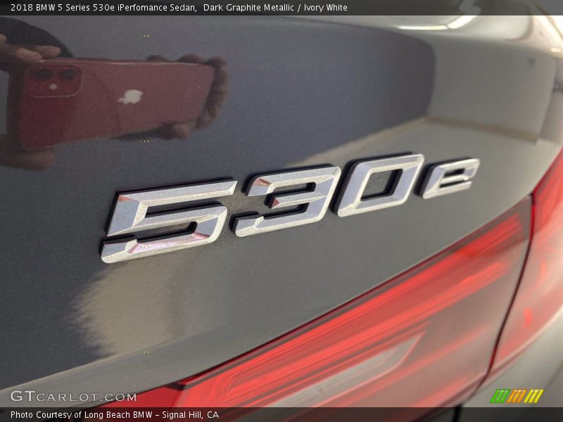 Dark Graphite Metallic / Ivory White 2018 BMW 5 Series 530e iPerfomance Sedan