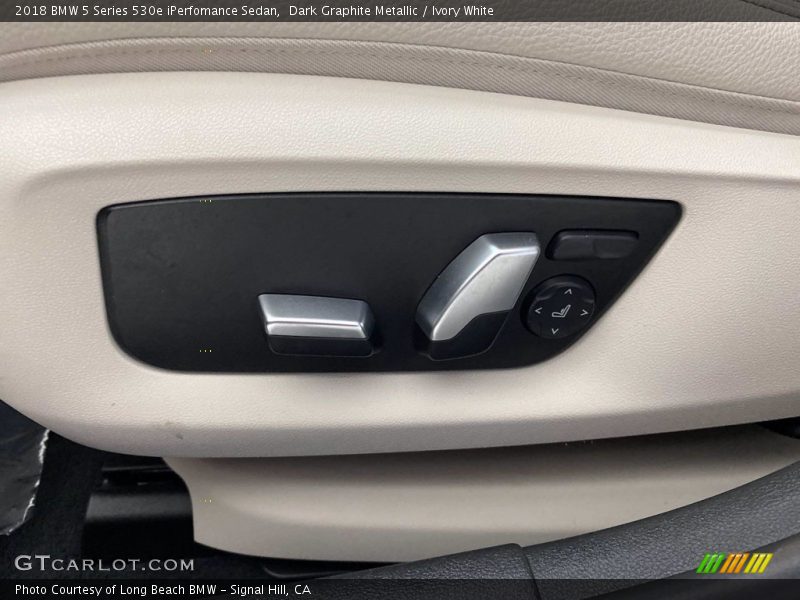 Dark Graphite Metallic / Ivory White 2018 BMW 5 Series 530e iPerfomance Sedan