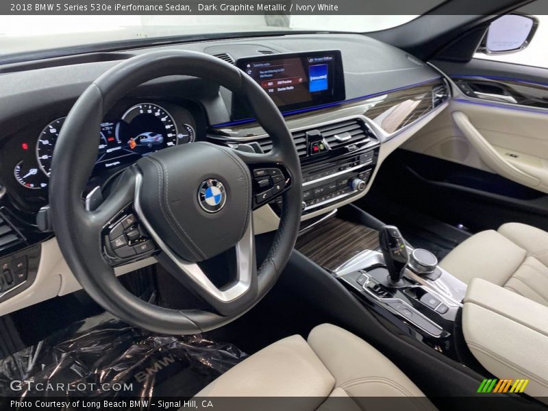 Dark Graphite Metallic / Ivory White 2018 BMW 5 Series 530e iPerfomance Sedan