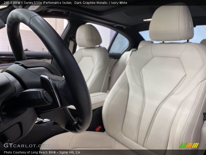 Dark Graphite Metallic / Ivory White 2018 BMW 5 Series 530e iPerfomance Sedan
