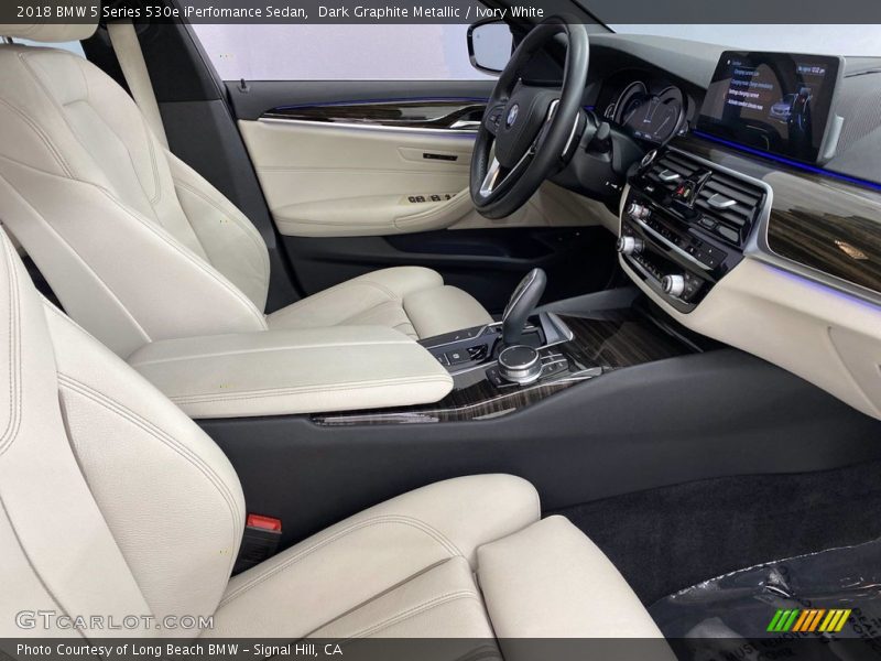 Dark Graphite Metallic / Ivory White 2018 BMW 5 Series 530e iPerfomance Sedan