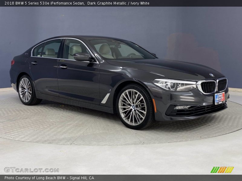 Dark Graphite Metallic / Ivory White 2018 BMW 5 Series 530e iPerfomance Sedan