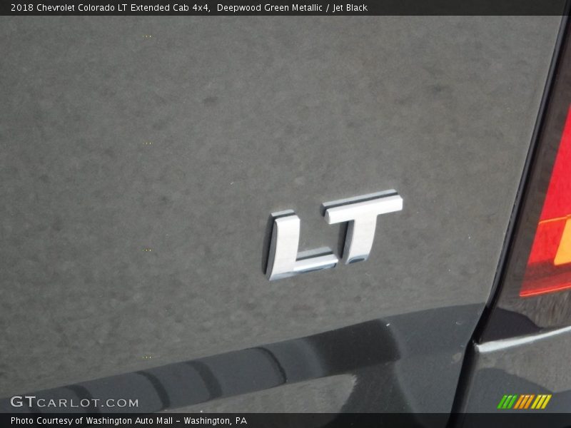 Deepwood Green Metallic / Jet Black 2018 Chevrolet Colorado LT Extended Cab 4x4