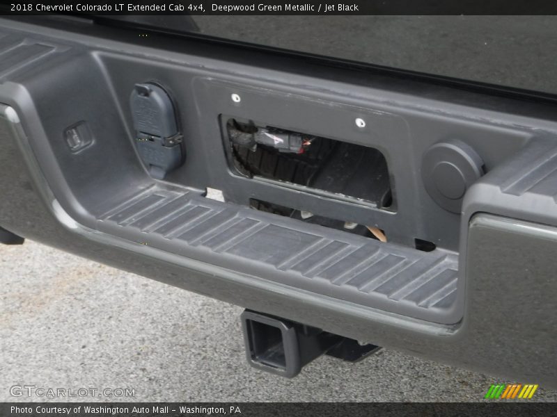 Deepwood Green Metallic / Jet Black 2018 Chevrolet Colorado LT Extended Cab 4x4