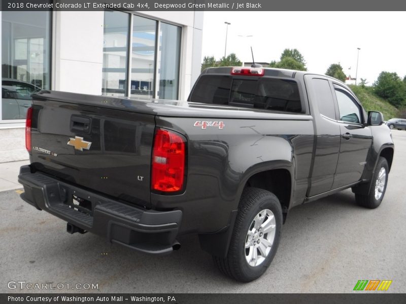 Deepwood Green Metallic / Jet Black 2018 Chevrolet Colorado LT Extended Cab 4x4