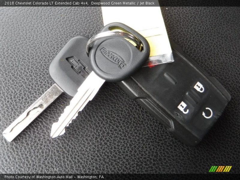 Deepwood Green Metallic / Jet Black 2018 Chevrolet Colorado LT Extended Cab 4x4