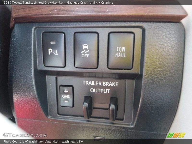 Magnetic Gray Metallic / Graphite 2019 Toyota Tundra Limited CrewMax 4x4