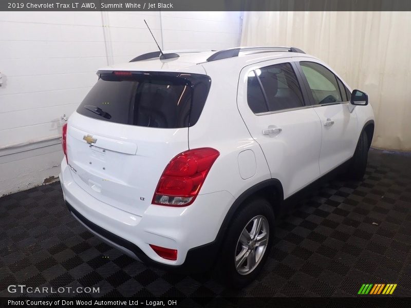 Summit White / Jet Black 2019 Chevrolet Trax LT AWD