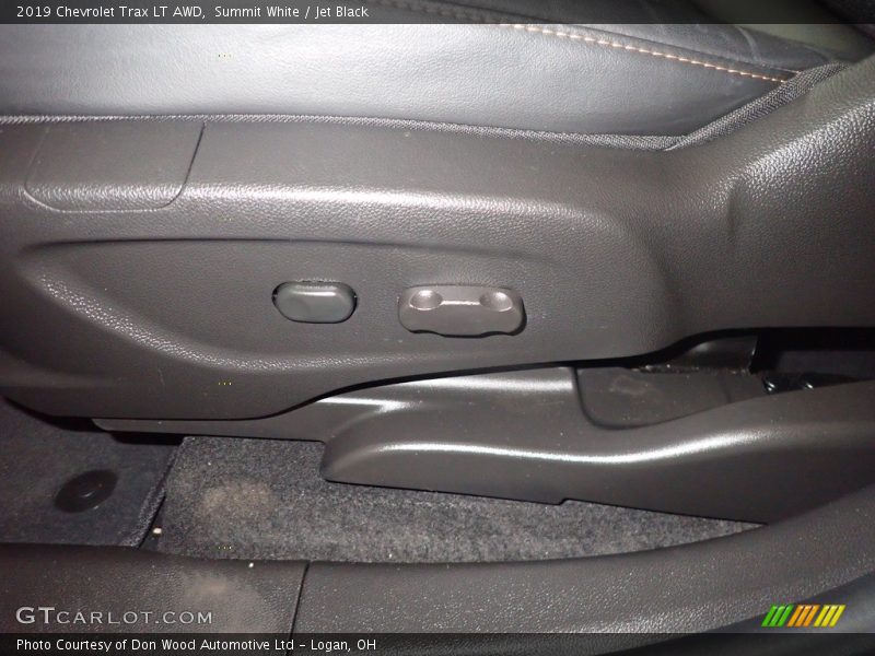 Summit White / Jet Black 2019 Chevrolet Trax LT AWD
