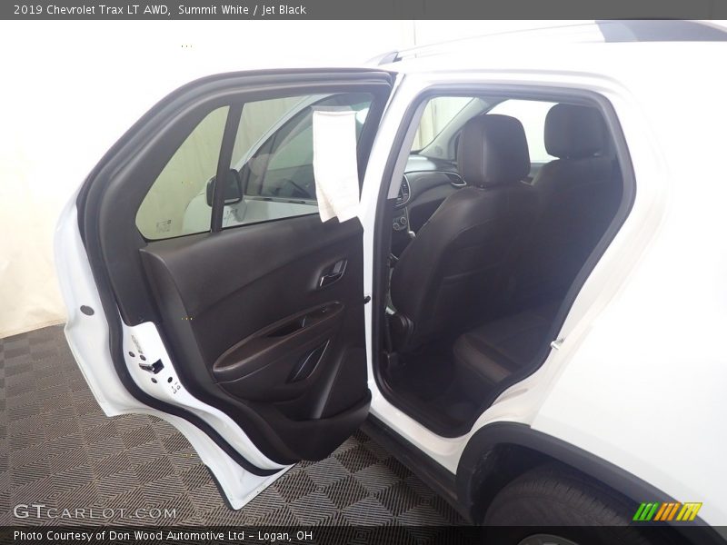 Summit White / Jet Black 2019 Chevrolet Trax LT AWD