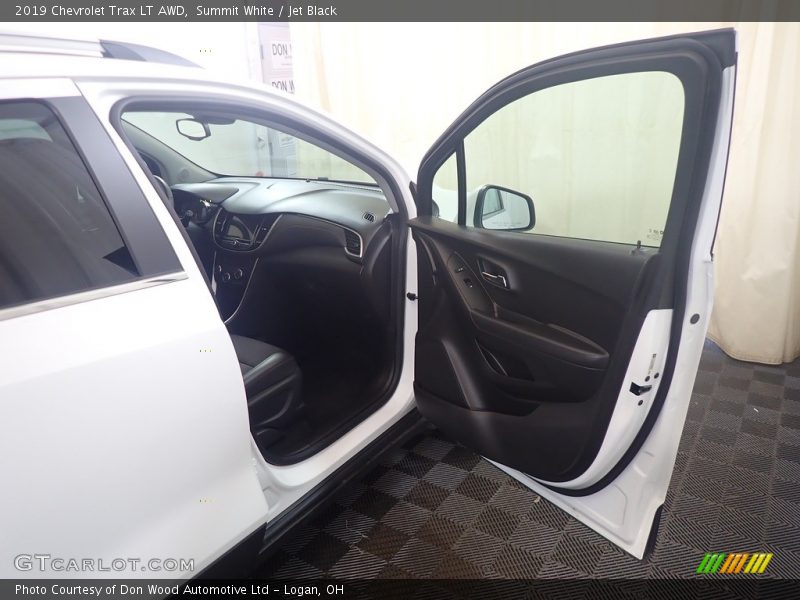 Summit White / Jet Black 2019 Chevrolet Trax LT AWD