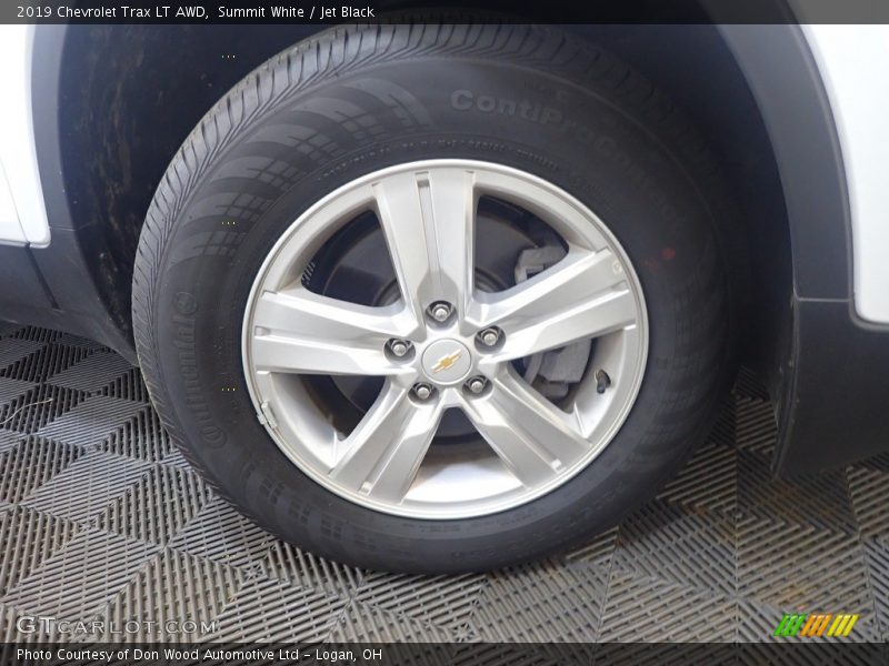 Summit White / Jet Black 2019 Chevrolet Trax LT AWD