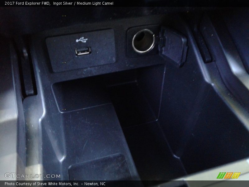 Ingot Silver / Medium Light Camel 2017 Ford Explorer FWD