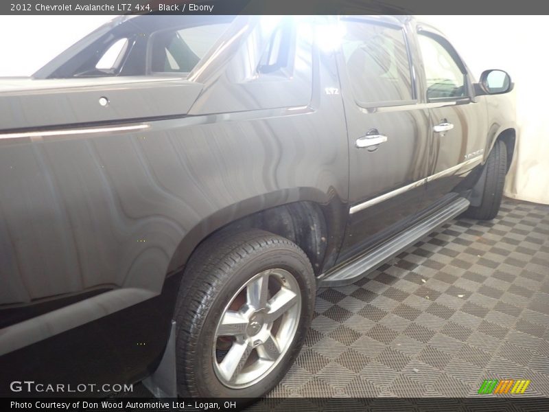 Black / Ebony 2012 Chevrolet Avalanche LTZ 4x4