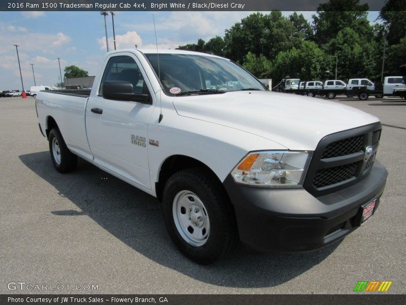 Front 3/4 View of 2016 1500 Tradesman Regular Cab 4x4