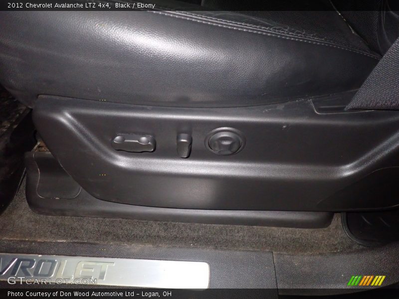 Black / Ebony 2012 Chevrolet Avalanche LTZ 4x4
