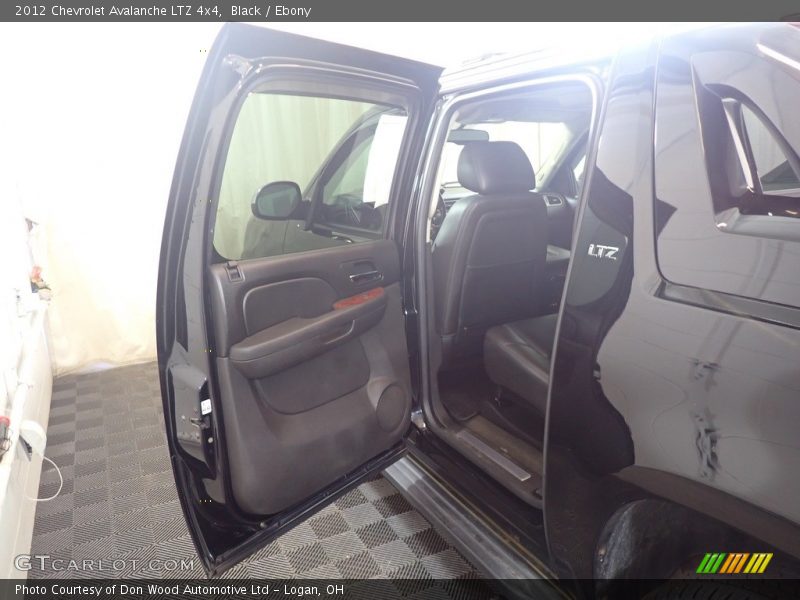 Black / Ebony 2012 Chevrolet Avalanche LTZ 4x4