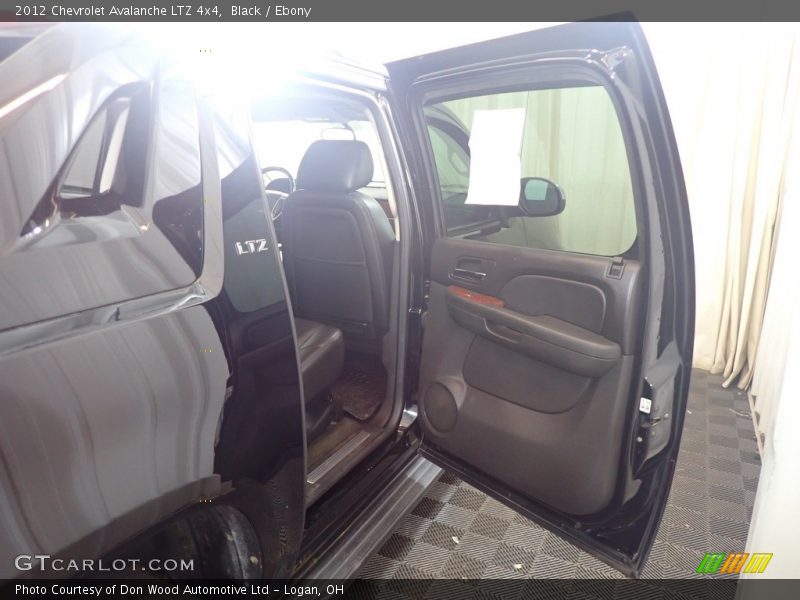 Black / Ebony 2012 Chevrolet Avalanche LTZ 4x4