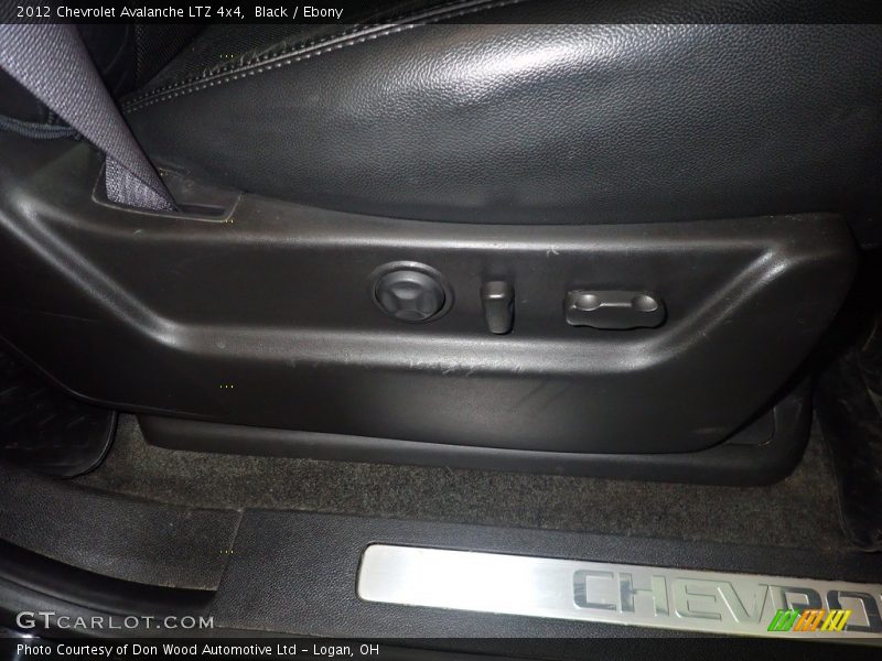 Black / Ebony 2012 Chevrolet Avalanche LTZ 4x4