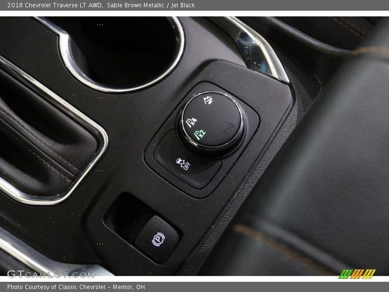 Sable Brown Metallic / Jet Black 2018 Chevrolet Traverse LT AWD