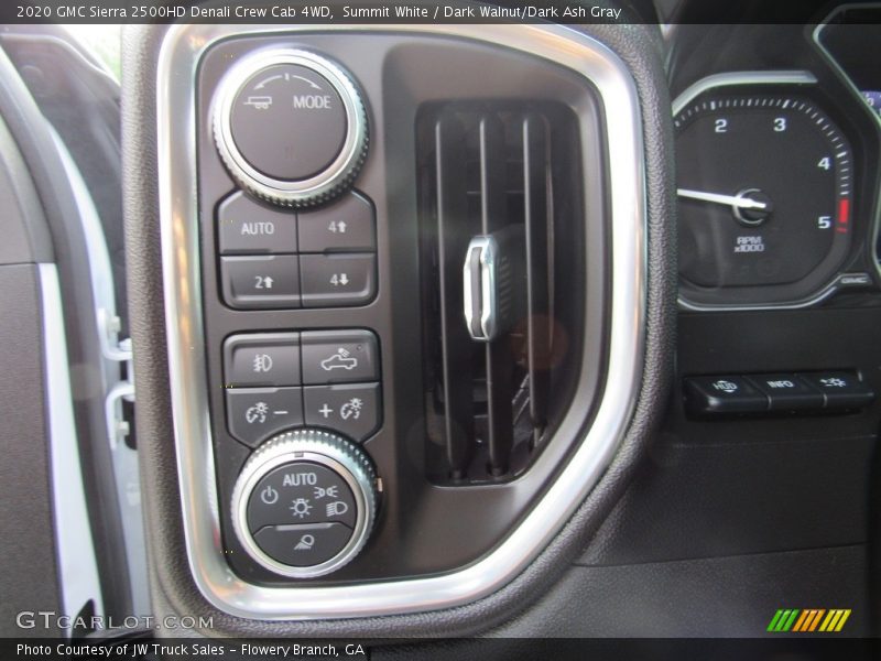 Summit White / Dark Walnut/Dark Ash Gray 2020 GMC Sierra 2500HD Denali Crew Cab 4WD
