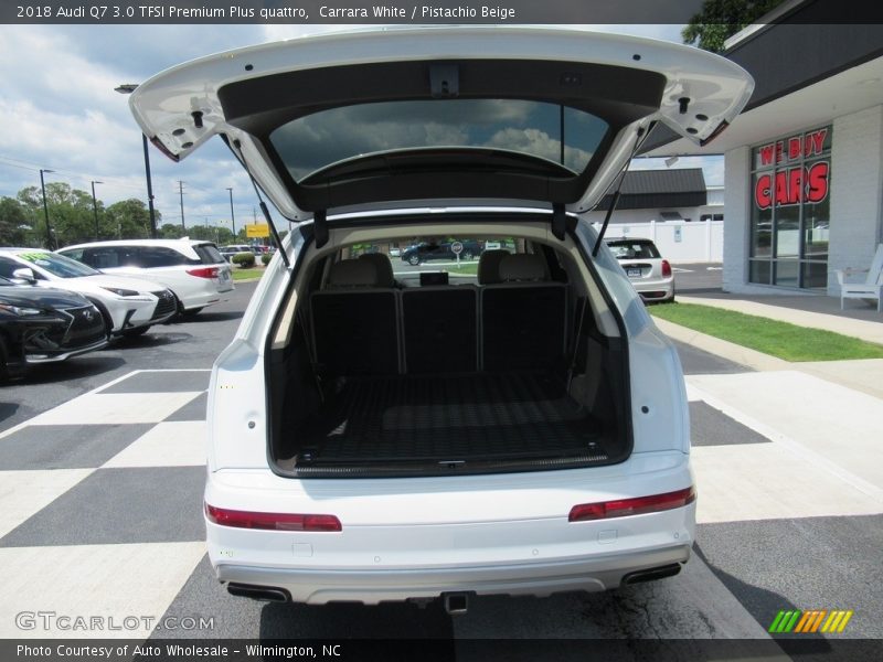 Carrara White / Pistachio Beige 2018 Audi Q7 3.0 TFSI Premium Plus quattro