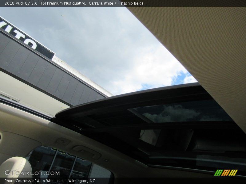 Carrara White / Pistachio Beige 2018 Audi Q7 3.0 TFSI Premium Plus quattro