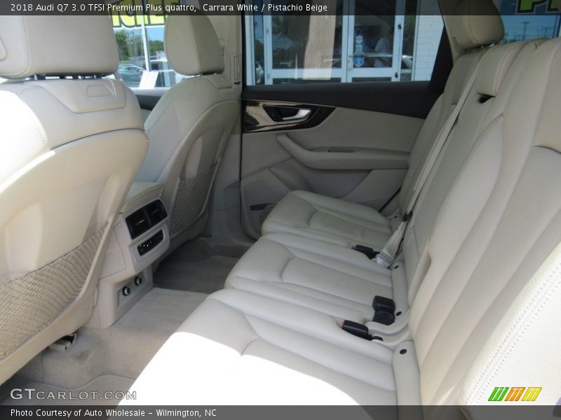 Carrara White / Pistachio Beige 2018 Audi Q7 3.0 TFSI Premium Plus quattro