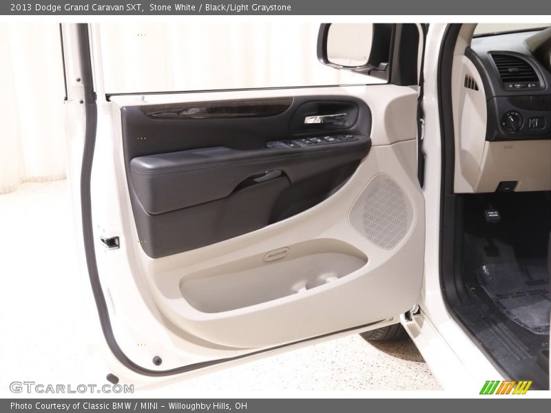 Stone White / Black/Light Graystone 2013 Dodge Grand Caravan SXT