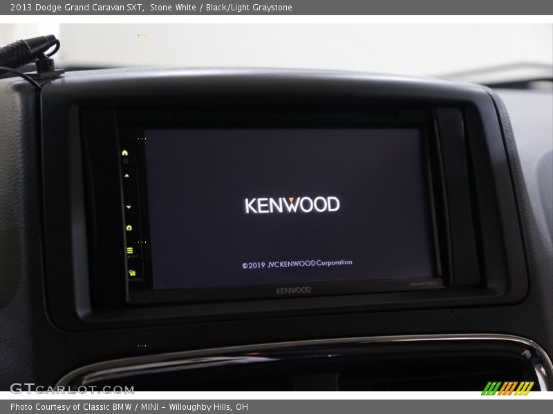 Stone White / Black/Light Graystone 2013 Dodge Grand Caravan SXT